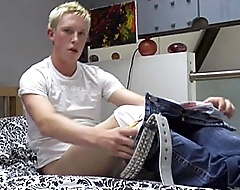 You gotta love a bit of dirty sock and trainer wanking. There is nothing better then seeing my boyfriend get off to the smell of his own sweaty traine